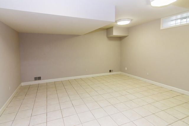 1989 Stonebridge Drive N, Pittsfield Charter Twp, MI 48108