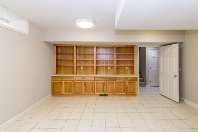 1989 Stonebridge Drive N, Pittsfield Charter Twp, MI 48108