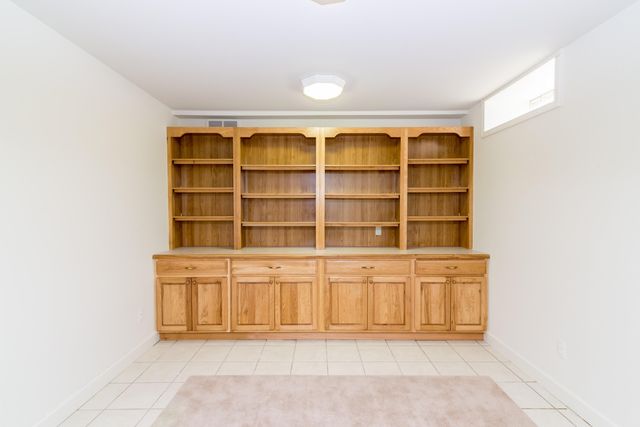 1989 Stonebridge Drive N, Pittsfield Charter Twp, MI 48108
