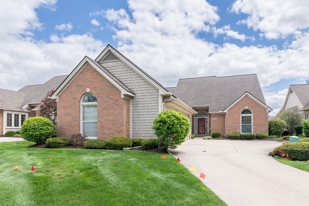 1989 Stonebridge Drive N, Pittsfield Charter Twp, MI 48108