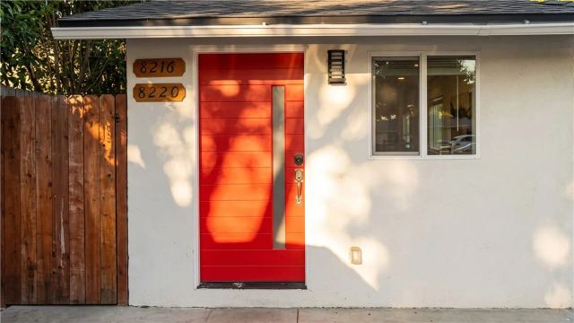 8216 Encino Avenue, Northridge, CA 91325