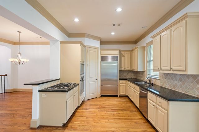 4607 Regent Manor Drive, Kingwood, TX 77345