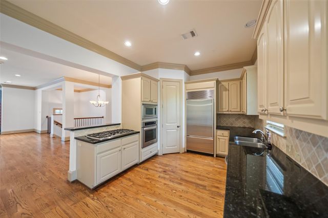 4607 Regent Manor Drive, Kingwood, TX 77345