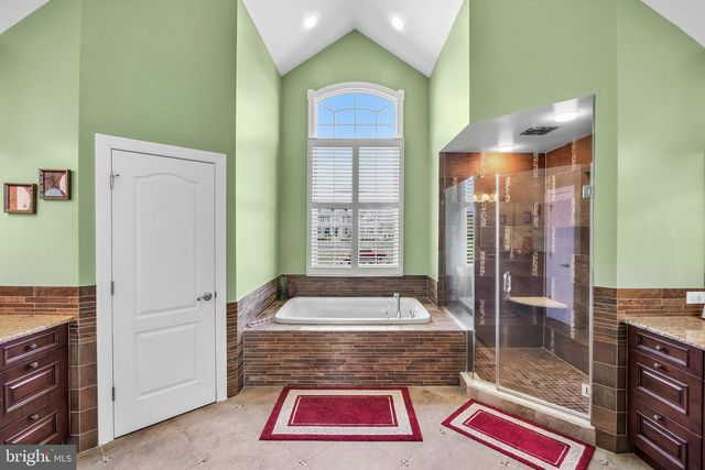 4 HADDINGTON WAY, Medford, NJ 08055