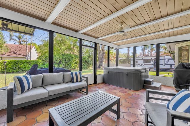 853 PINE SHADOW DRIVE, Apopka, FL 32712