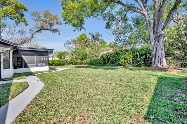 853 PINE SHADOW DRIVE, Apopka, FL 32712