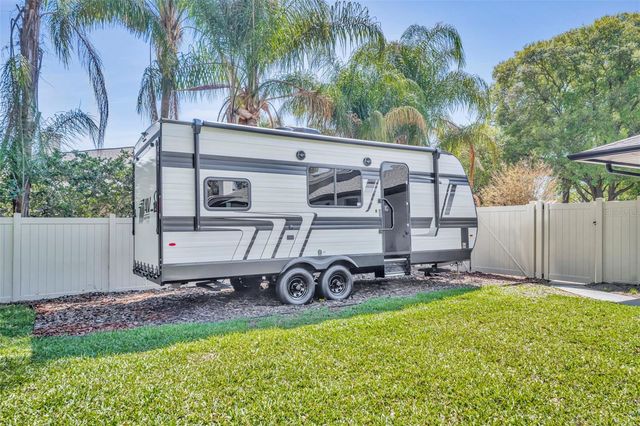 853 PINE SHADOW DRIVE, Apopka, FL 32712