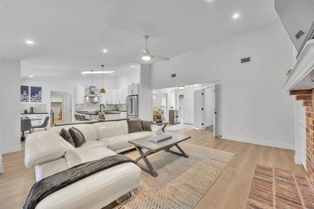 853 PINE SHADOW DRIVE, Apopka, FL 32712