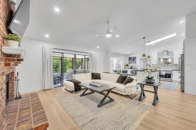 853 PINE SHADOW DRIVE, Apopka, FL 32712