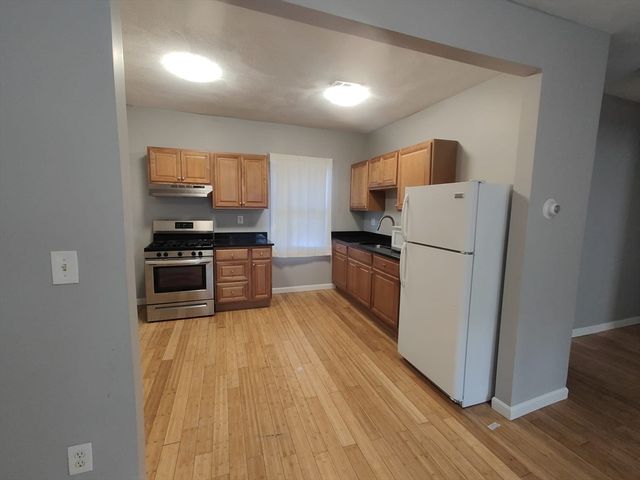 30 Vine St 2, Haverhill, MA 01830