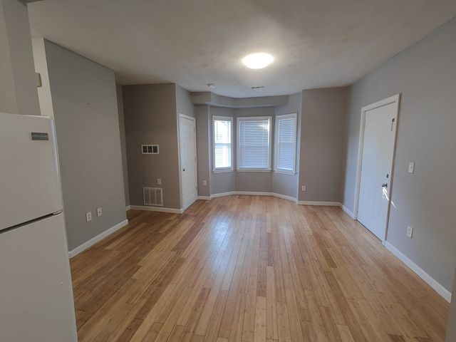30 Vine St 2, Haverhill, MA 01830