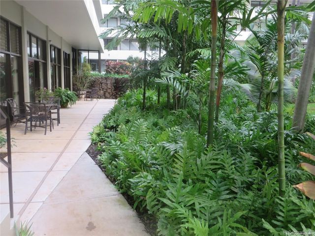 425 Ena Road B1105, Honolulu, HI 96815