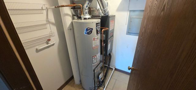 660 Cumberland Trail BB2, Roselle, IL 60172