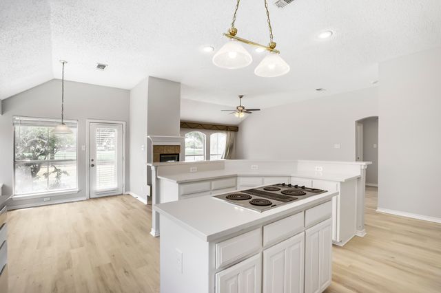 3632 Stone Creek Lane S, Fort Worth, TX 76137