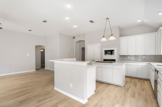 3632 Stone Creek Lane S, Fort Worth, TX 76137