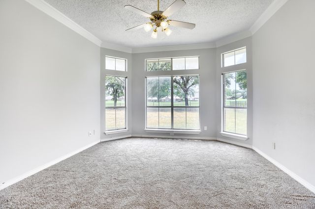 3632 Stone Creek Lane S, Fort Worth, TX 76137