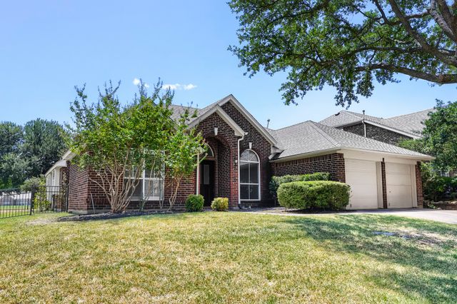 3632 Stone Creek Lane S, Fort Worth, TX 76137