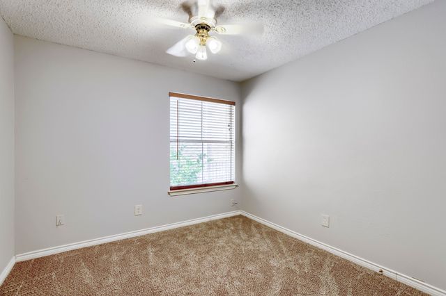 3632 Stone Creek Lane S, Fort Worth, TX 76137