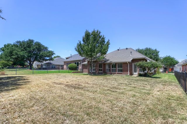 3632 Stone Creek Lane S, Fort Worth, TX 76137