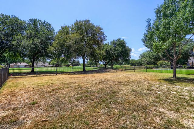3632 Stone Creek Lane S, Fort Worth, TX 76137