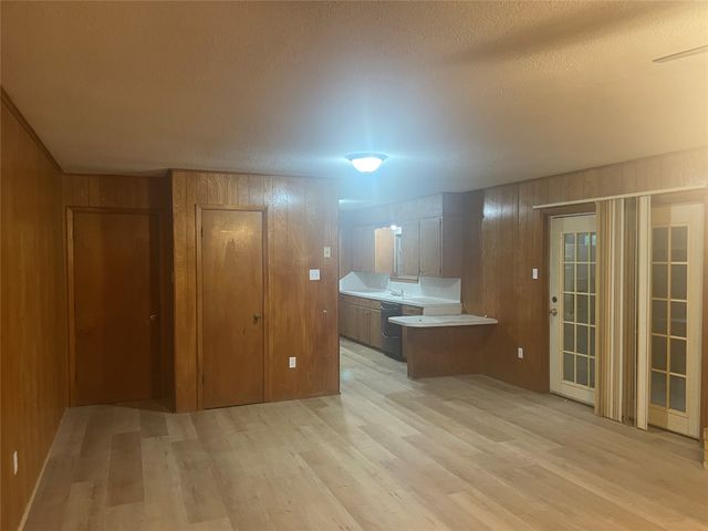 805 S Bradford Street, Overton, TX 75684