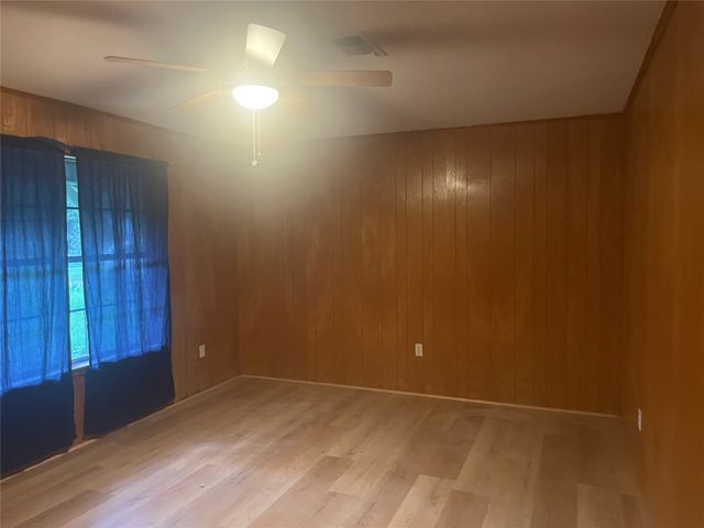 805 S Bradford Street, Overton, TX 75684