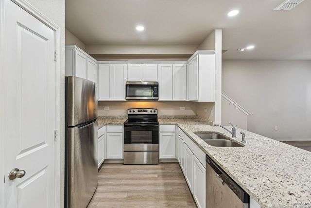 7356 Misty Ridge Dr Apt 14, Converse, TX 78109