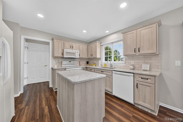 2290 Wooster Street, Canton, MI 48188