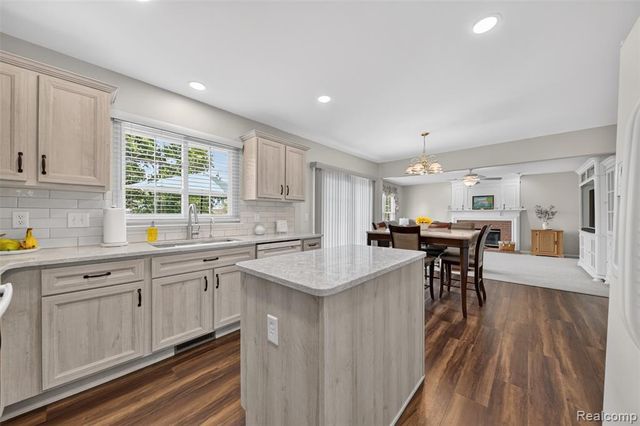 2290 Wooster Street, Canton, MI 48188