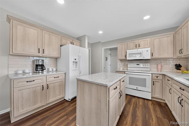 2290 Wooster Street, Canton, MI 48188