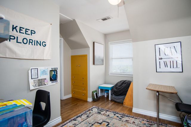 958 E Morton Hill Avenue, Porterville, CA 93257