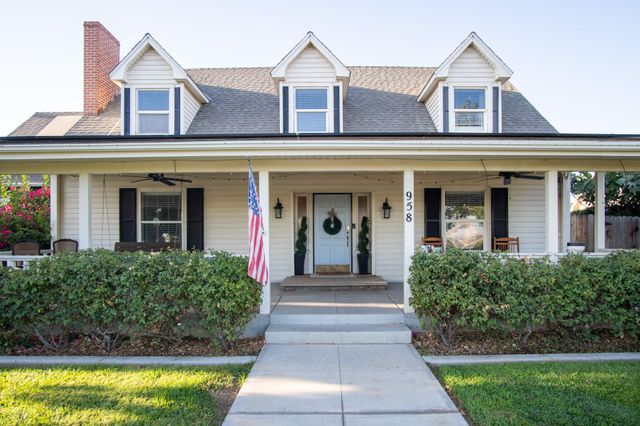958 E Morton Hill Avenue, Porterville, CA 93257