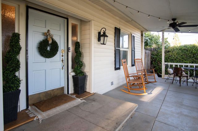 958 E Morton Hill Avenue, Porterville, CA 93257