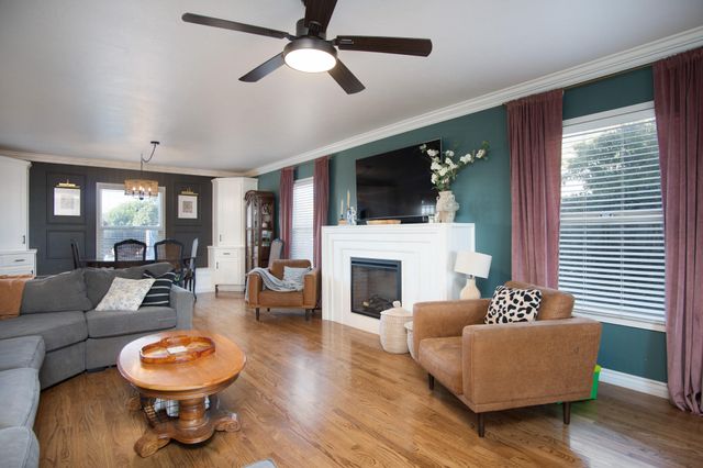 958 E Morton Hill Avenue, Porterville, CA 93257