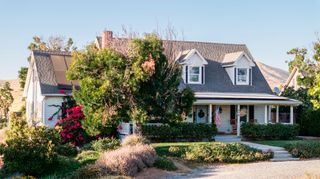 958 E Morton Hill Avenue, Porterville, CA 93257