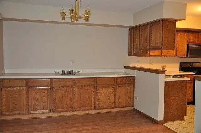 101 S Oakhurst Drive, Aurora, IL 60504