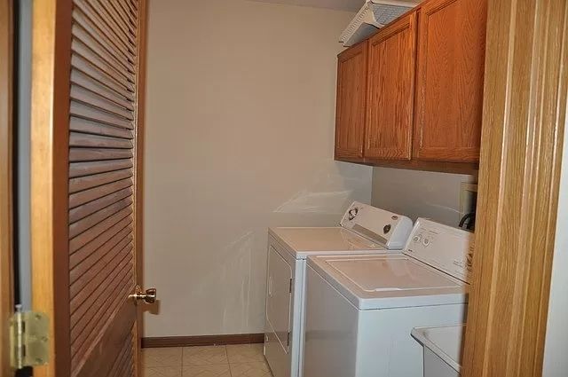101 S Oakhurst Drive, Aurora, IL 60504