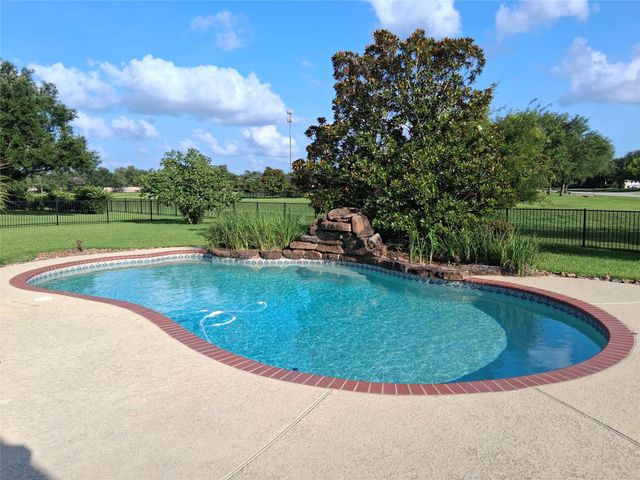 2519 Sandy Point Drive, Richmond, TX 77406