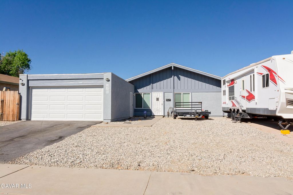 42933 Alexo Drive, Lancaster, CA 93536