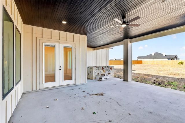 2185 London Ranch Dr, Corpus Christi, TX 78415