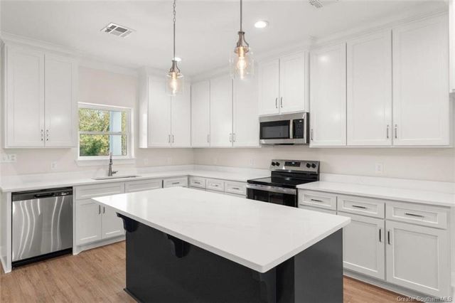 400 10th Street, Lake Charles, LA 70601