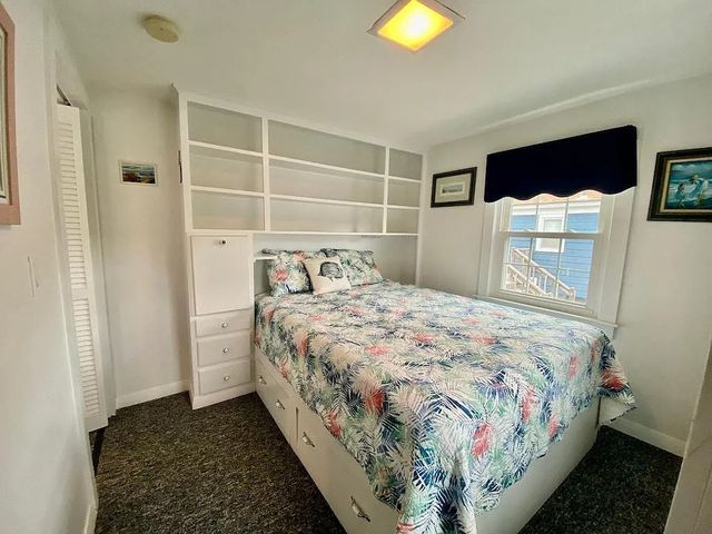 34 Ellery Avenue, Middletown, RI 02842