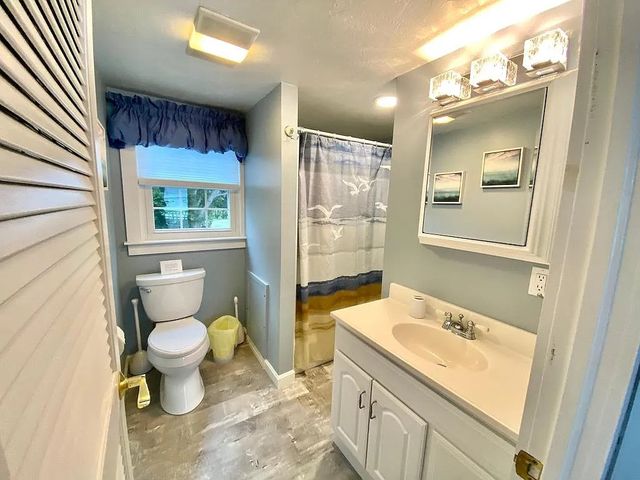 34 Ellery Avenue, Middletown, RI 02842