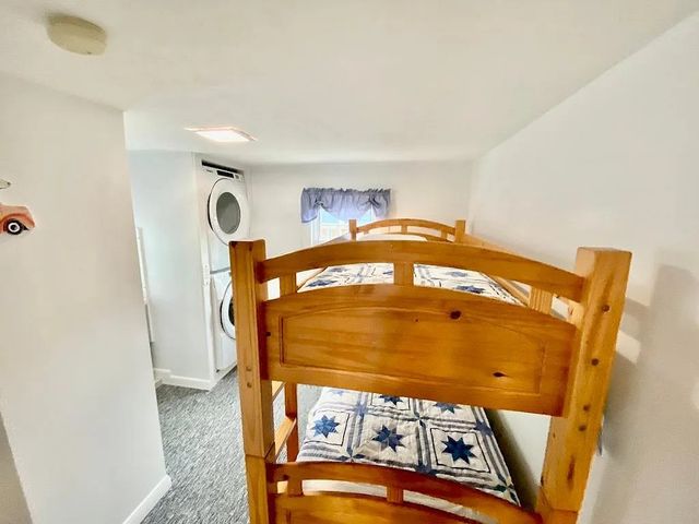 34 Ellery Avenue, Middletown, RI 02842