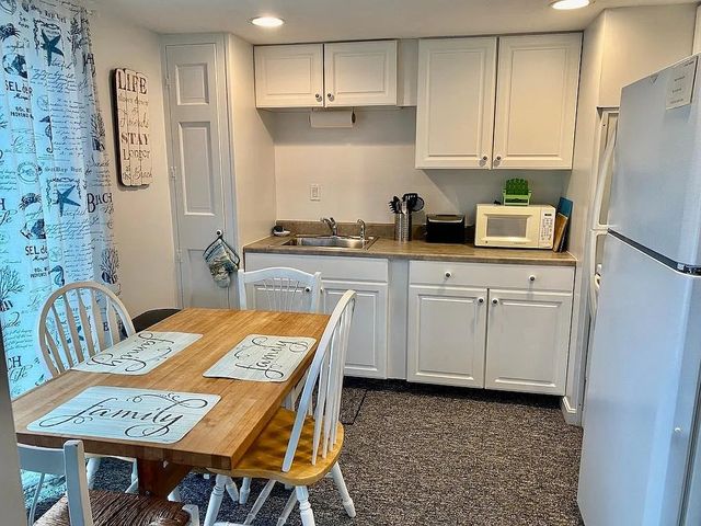 34 Ellery Avenue, Middletown, RI 02842