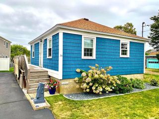 34 Ellery Avenue, Middletown, RI 02842
