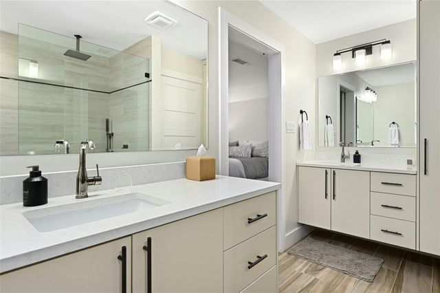 1901 Glencliff DR, Austin, TX 78704