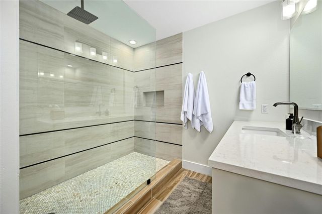 1901 Glencliff DR, Austin, TX 78704