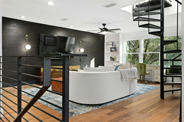 1901 Glencliff DR, Austin, TX 78704