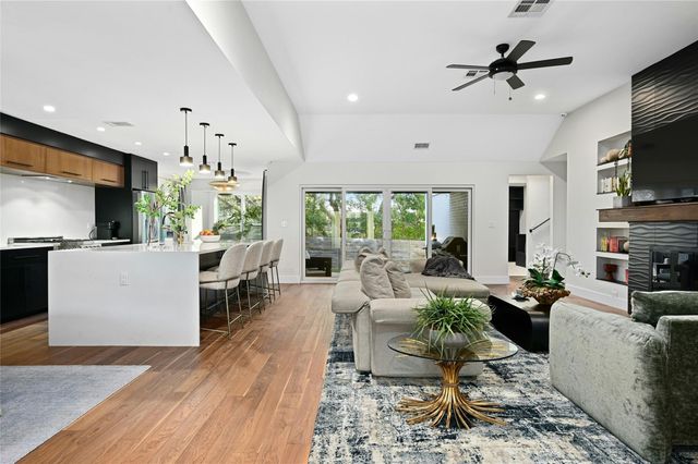 1901 Glencliff DR, Austin, TX 78704